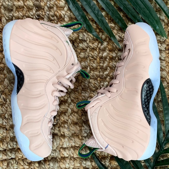 NIKE Air Foamposite in  ‘Particle Beige’ - Picture 2 of 6